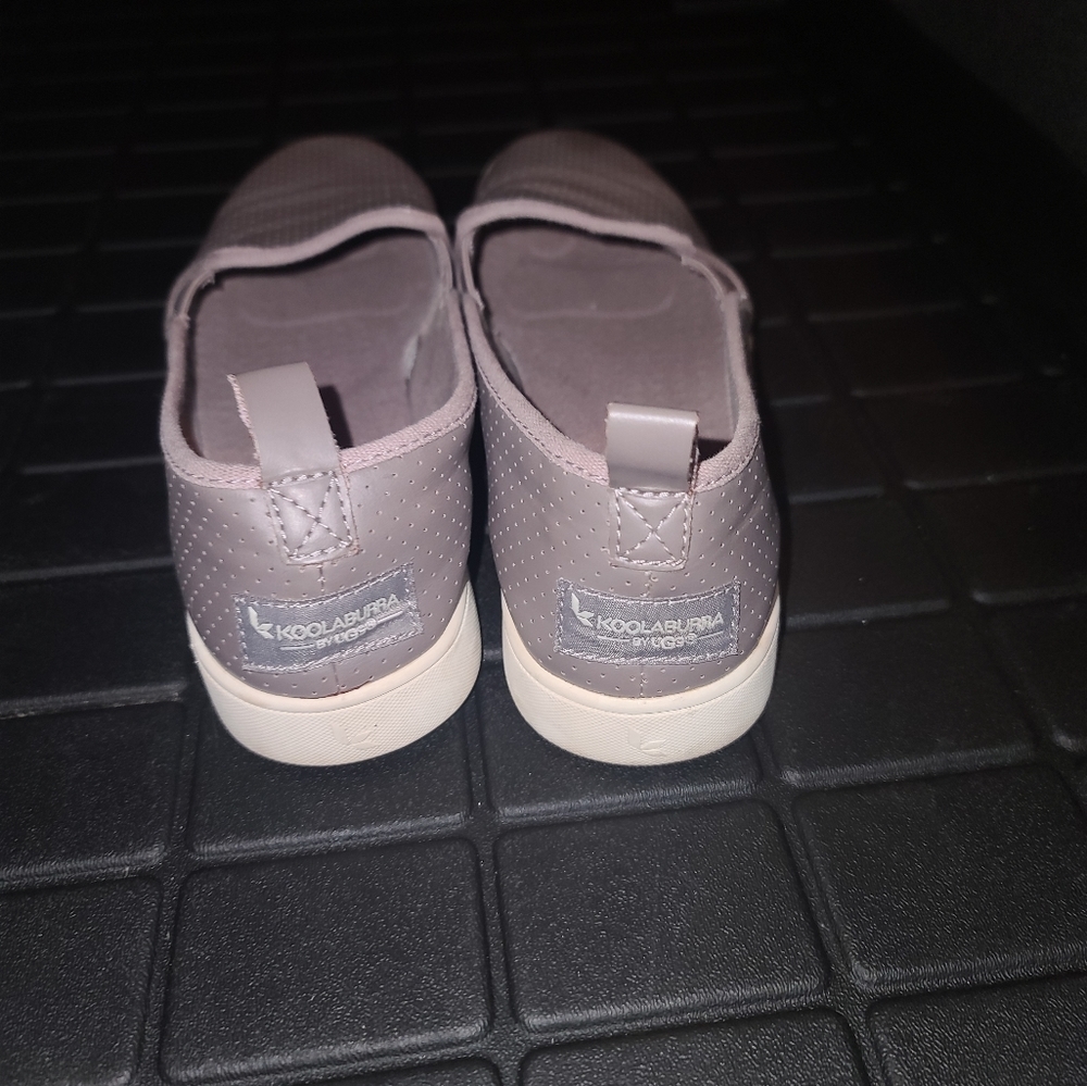 Kookaburra slip ons